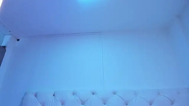 חדר צ'אט בשידור חי של Zoe_Evaanss_