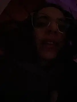חדר צ'אט בשידור חי של Poison_Ivy_29