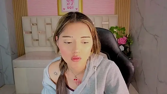 חדר צ'אט בשידור חי של veronicaa_s