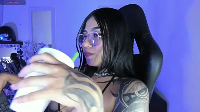 غرفة دردشة Dimitra_hells المباشرة