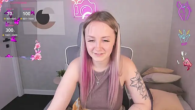Jooyce_Howward élő chatszobája