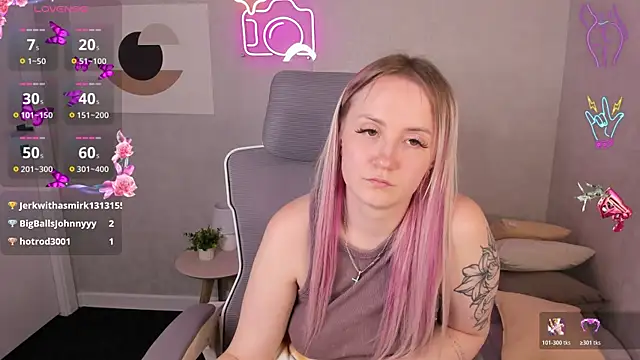 Jooyce_Howward's Live Chat Room