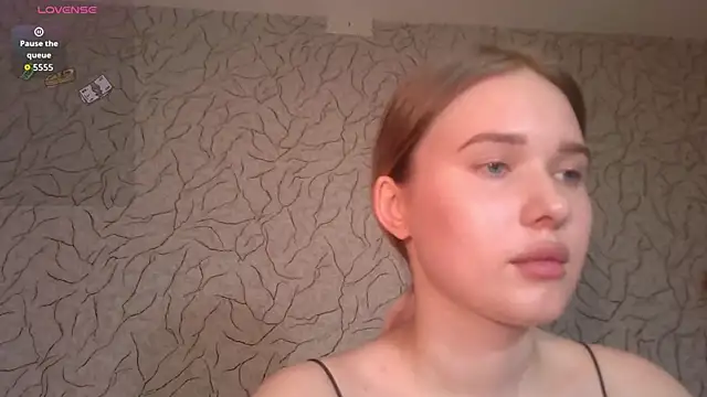 Alice_Pleasance élő chatszobája