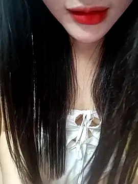 Simmory Adlı Modelin Canlı Sohbet Odası