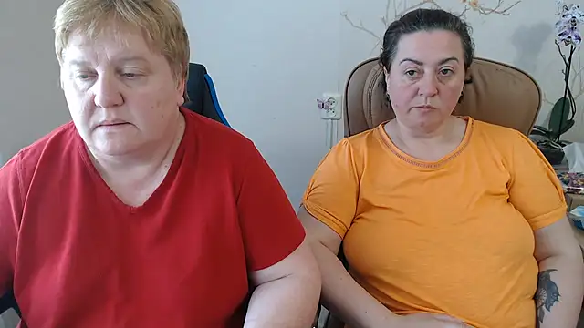 Lindy-Jeanie's Live Chat Room