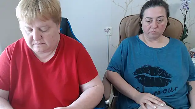 Lindy-Jeanie Adlı Modelin Canlı Sohbet Odası