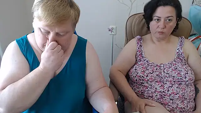 Lindy-Jeanie's Live Sex Cam Show
