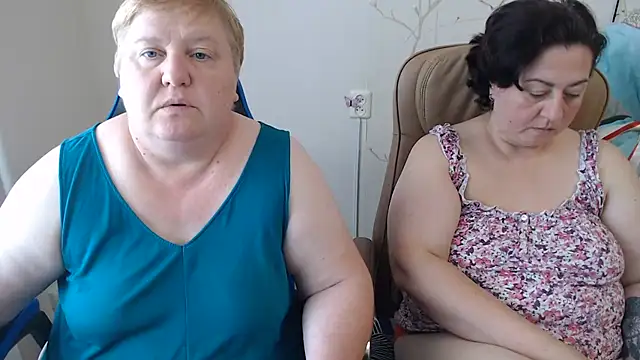 Lindy-Jeanie's Live Sex Cam Show