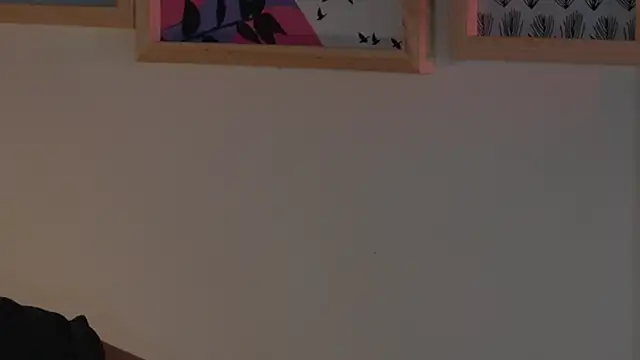 Chat soba uživo modela Naomi-Gray