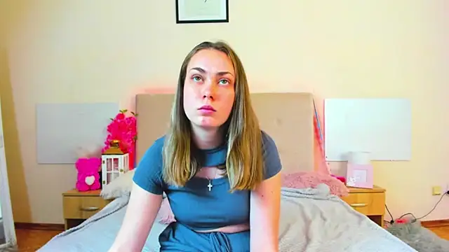 MelanieCuty – Naživo chatovacia miestnosť