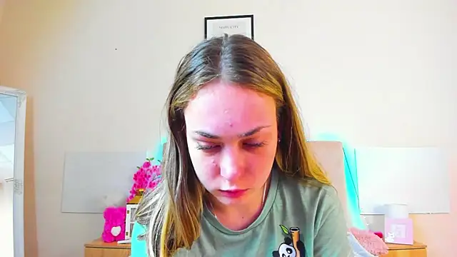 MelanieCuty Adlı Modelin Canlı Sohbet Odası