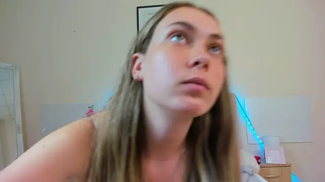 MelanieCuty Adlı Modelin Canlı Sohbet Odası