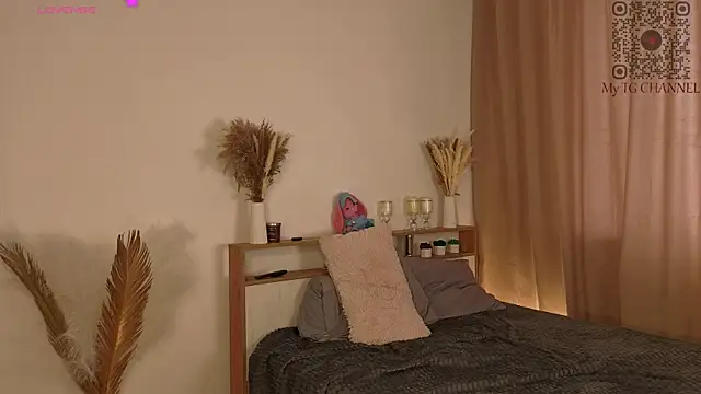 Milisaaaaa Adlı Modelin Canlı Sohbet Odası