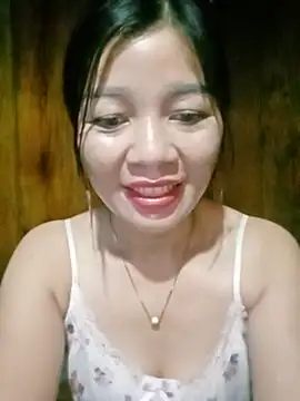 Yiyi102300's Live Chat Room