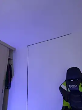 Živá chatovací místnost MiaMillers28