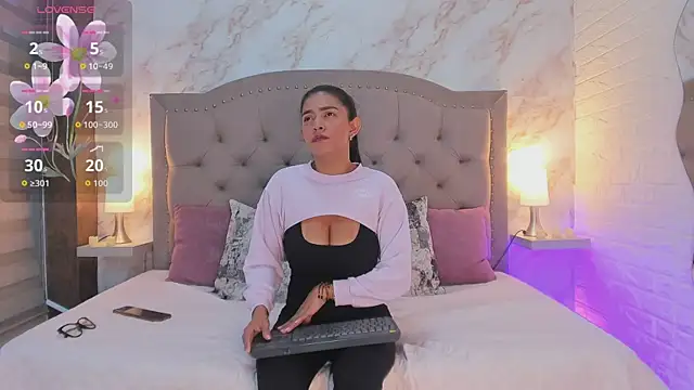 غرفة دردشة AishaCambell_ المباشرة