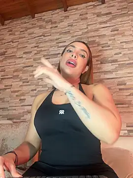 CiaraMorettiin Live chat-huone