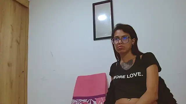 Emily_Lopera чат на живо