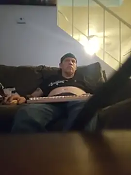 yourMasterisBored – live chatrum