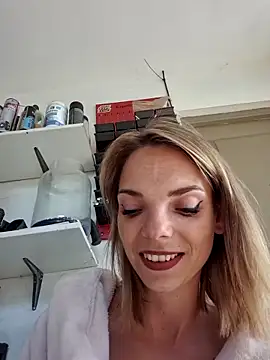 Madame-Monsieur-X's Live Chat Room