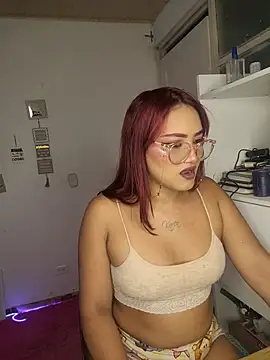 Alejitha-23 – Naživo chatovacia miestnosť