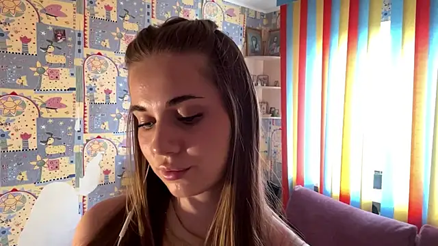 Miss_Blessnyth élő chatszobája