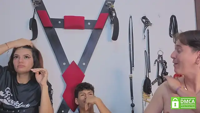 Mariana_and_Ronny Adlı Modelin Canlı Sohbet Odası
