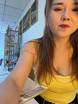 Xiaoxiao-y লাইভ চ্যাট রুম