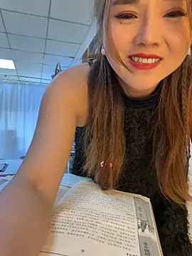 Xiaoxiao-y Live Chatraum