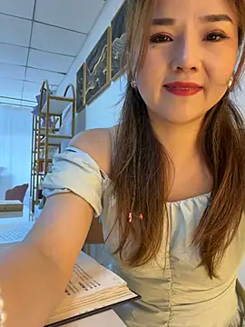 Xiaoxiao-y Live Chatraum