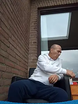 Iulian81's Live Sex Cam Show