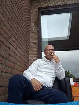Iulian81's Live Sex Cam Show