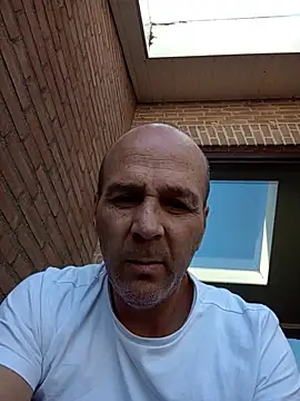 Sala de chat en directo de Iulian81