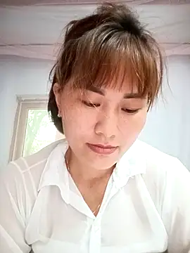 Lucxy-ki6 লাইভ চ্যাট রুম