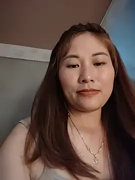 Lucxy-ki6's Live Chat Room