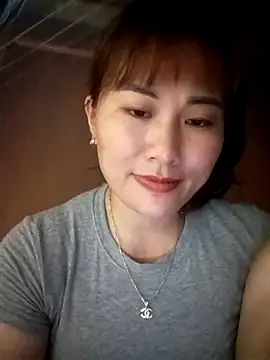 Lucxy-ki6 – live chatrum
