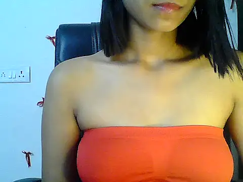 Hot_Deepansi02 – Naživo chatovacia miestnosť
