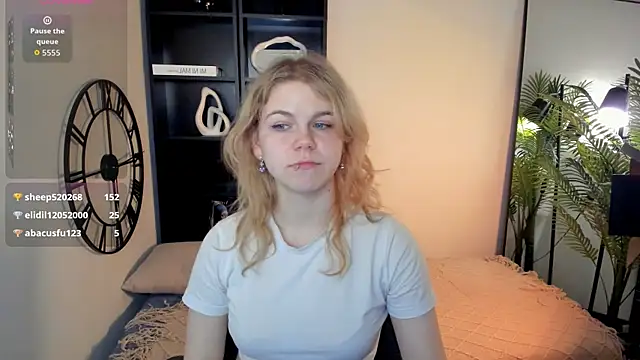 ElizabethVane's Live Chat Room