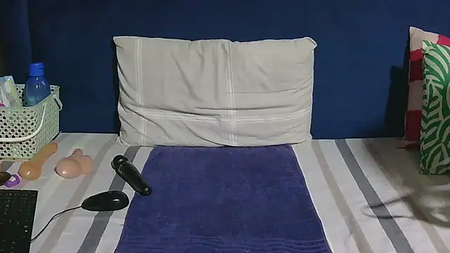 Melitaxx's Live Chat Room