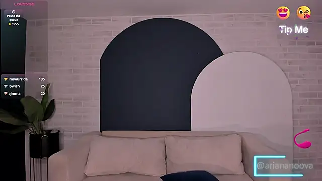 Sala de chat en directo de ArianaNova