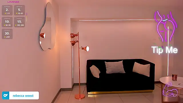 RebeccaWest Adlı Modelin Canlı Sohbet Odası