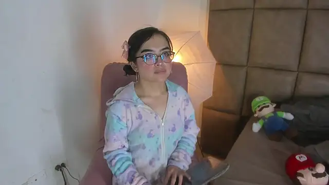 חדר צ'אט בשידור חי של Mini_Rouse
