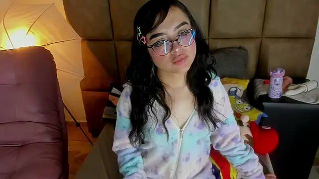 Mini_Rouse's Live Chat Room