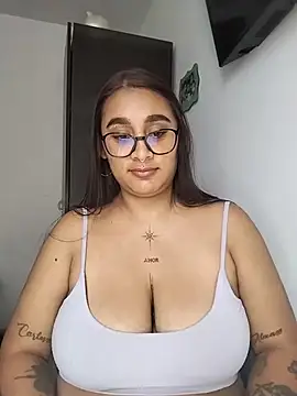 Živá chatovací místnost Mia_skyy18