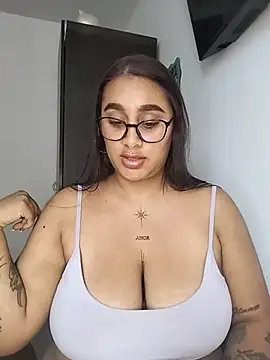 Živá chatovací místnost Mia_skyy18