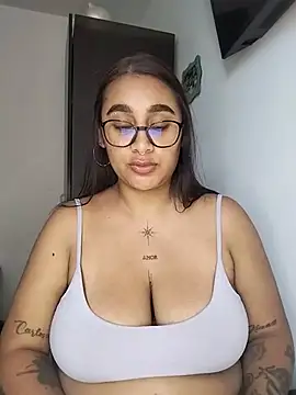 Živá chatovací místnost Mia_skyy18