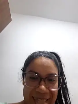 Sala de chat en directo de Aila_Phone