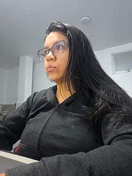 Živá chatovací místnost Aila_Phone