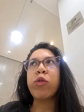 Aila_Phone Live Chatraum