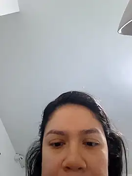 Aila_Phone লাইভ চ্যাট রুম